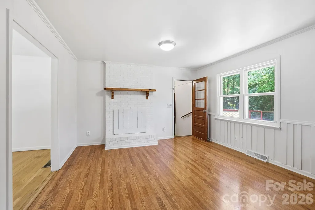 225 Middleton Avenue Matthews NC 28104