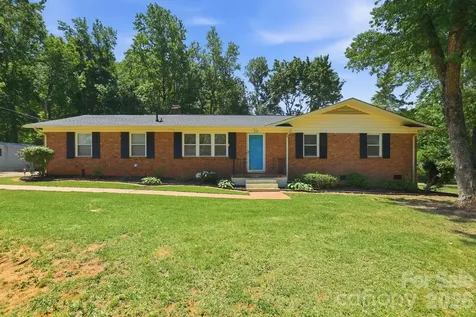 225 Middleton Avenue Matthews NC 28104