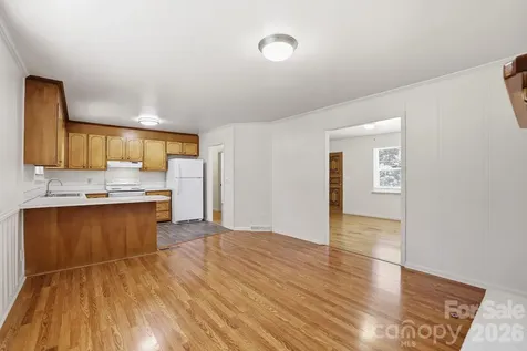 225 Middleton Avenue Matthews NC 28104