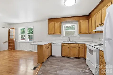 225 Middleton Avenue Matthews NC 28104