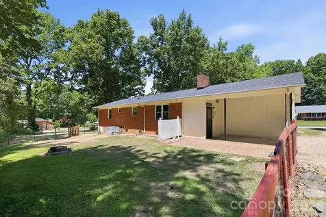 225 Middleton Avenue Matthews NC 28104