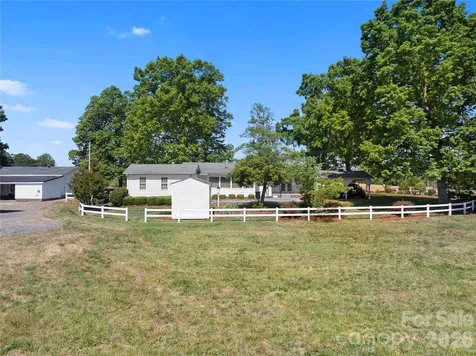 1687 Sexton Road Denton NC 27239