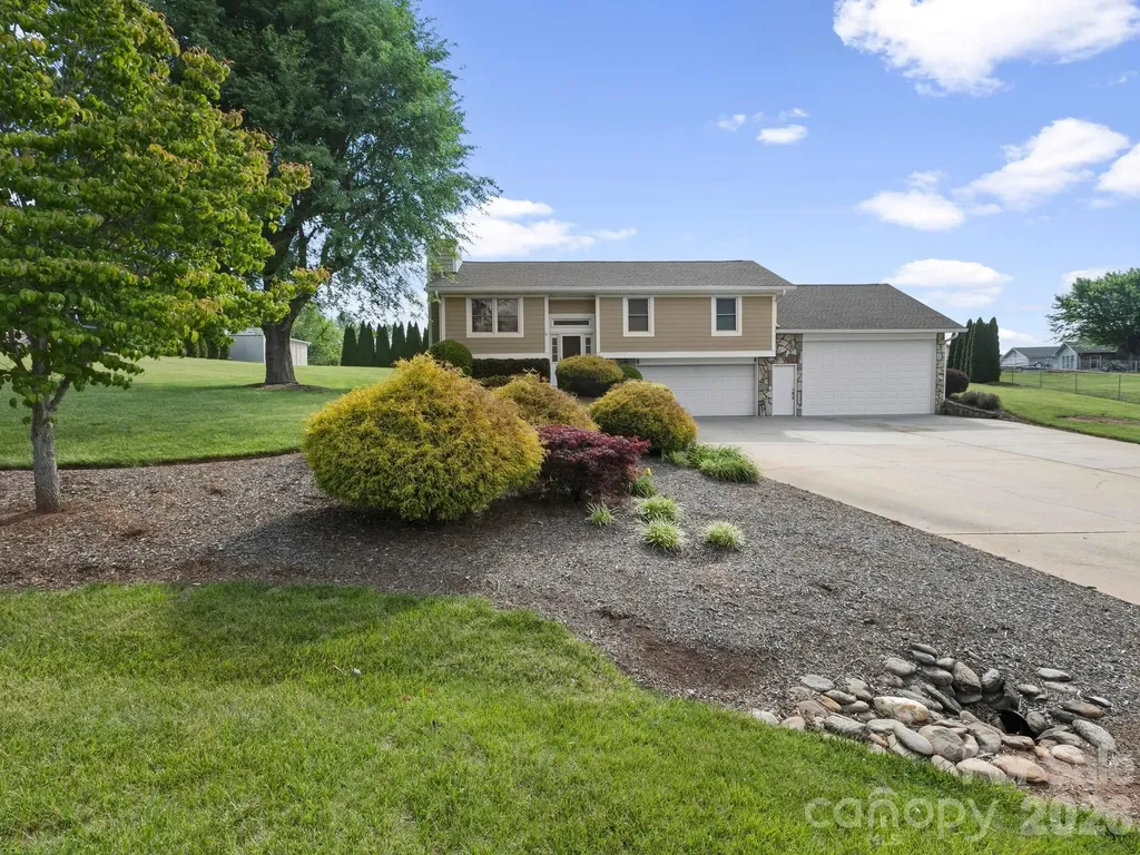 3 Fieldcrest Drive Candler NC 28715