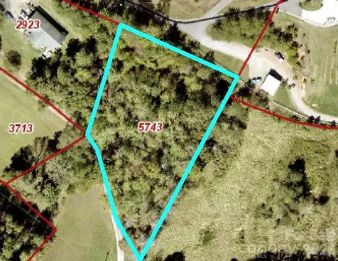 7 Hallaran Drive Leicester NC 28753