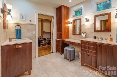 24 Westhaven Drive Asheville NC 28804