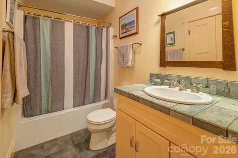 24 Westhaven Drive Asheville NC 28804