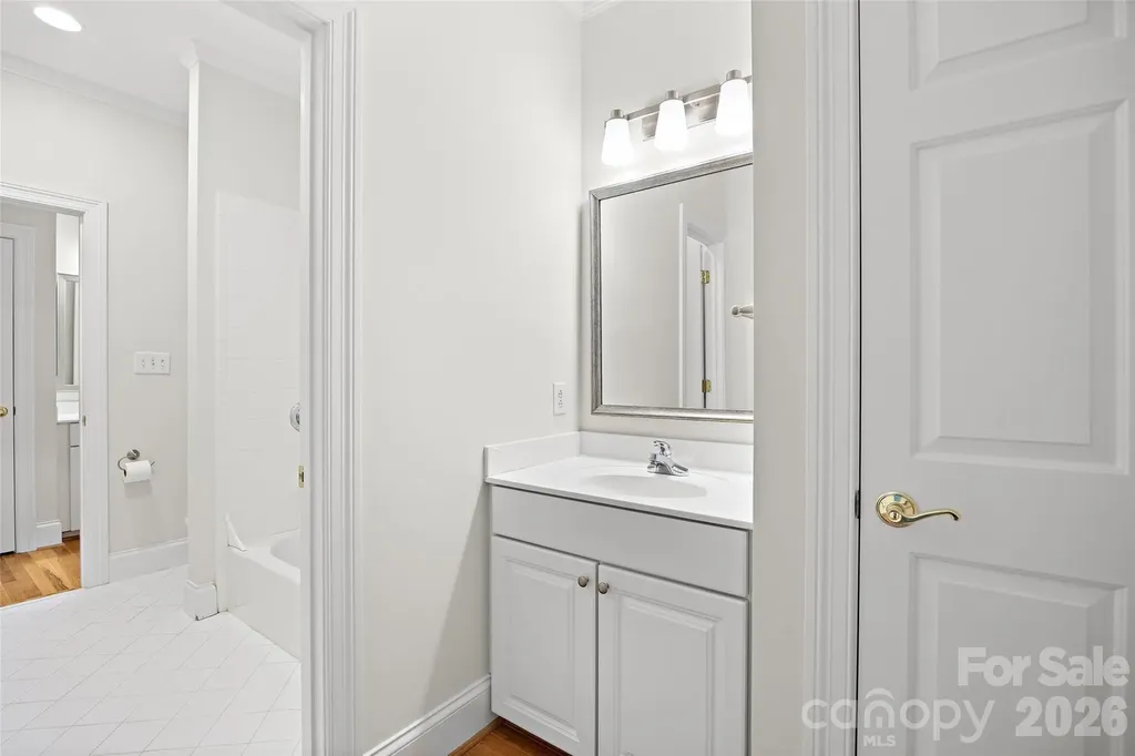 5232 Colony Road Charlotte NC 28226