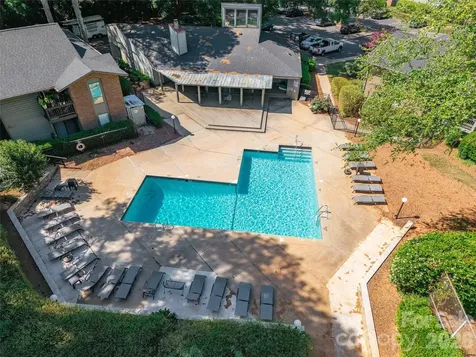 5016 Sardis Road Charlotte NC 28270