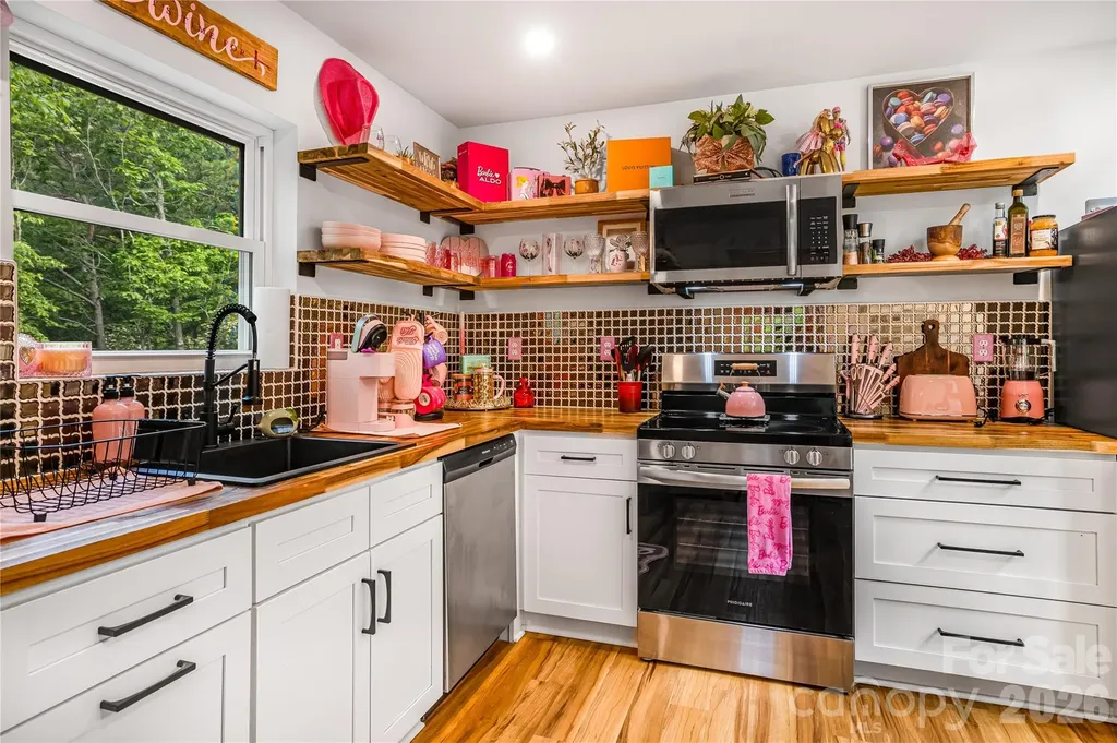 14 Locust Street Black Mountain NC 28711