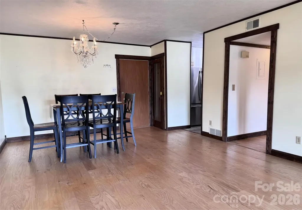 427 6th Avenue W Hendersonville NC 28739