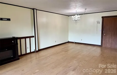 427 6th Avenue W Hendersonville NC 28739