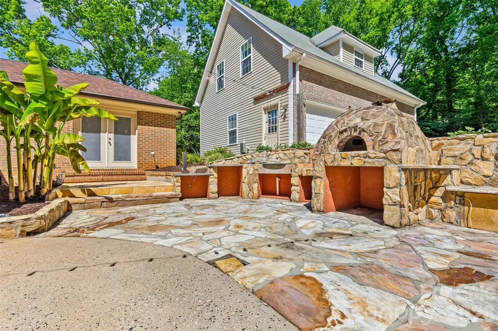 2700 Pencoyd Lane Charlotte NC 28210