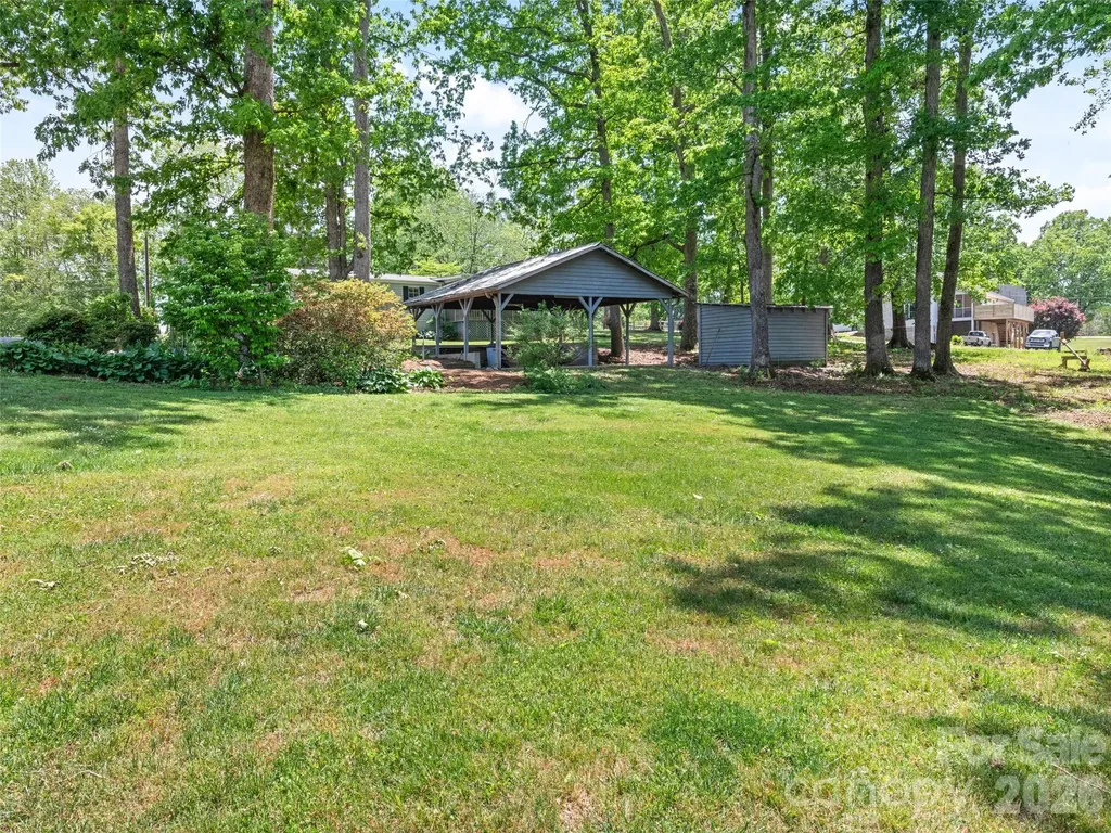 27 Presbyterian Church Road Mills River NC 28759