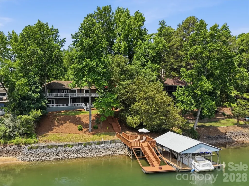 1113 Palmyra Drive Tega Cay SC 29708