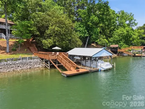 1113 Palmyra Drive Tega Cay SC 29708