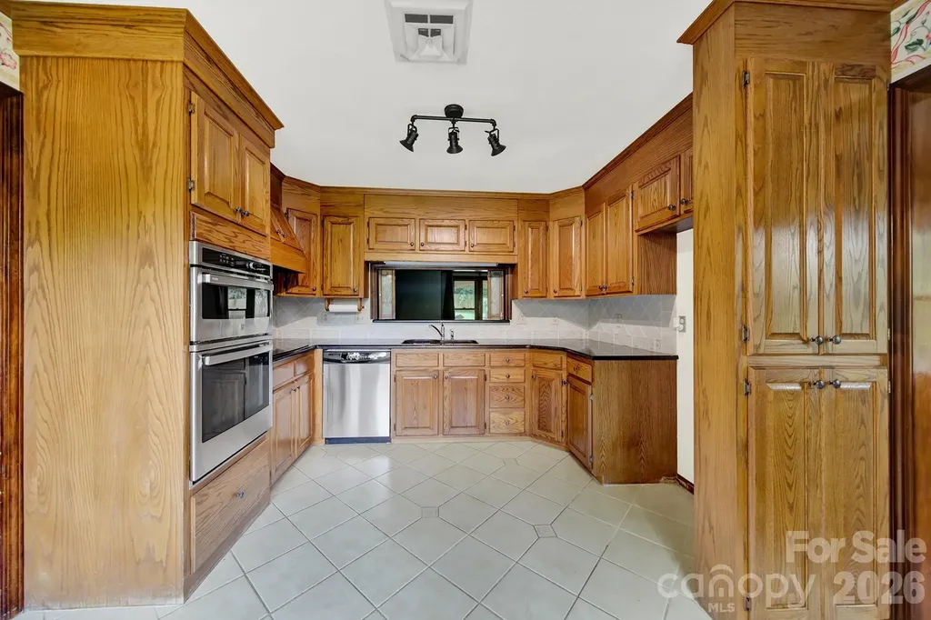 5913 Tom Query Road Charlotte NC 28213