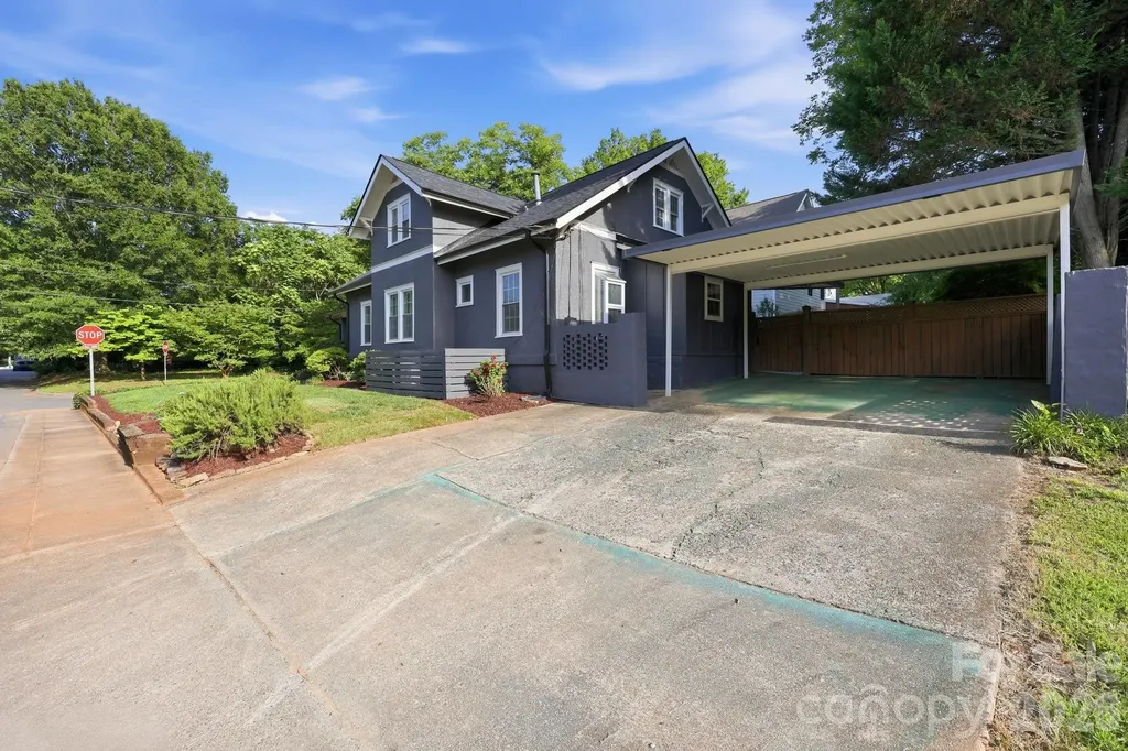 327 Campus Street Charlotte NC 28216