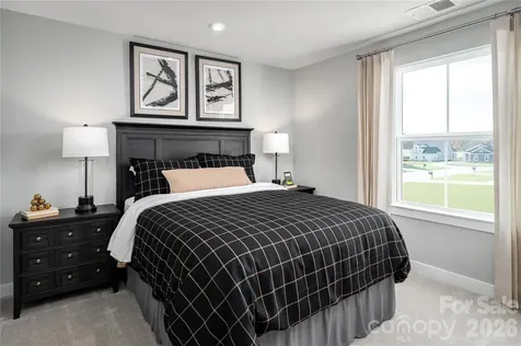 916 Heathway Drive Charlotte NC 28213