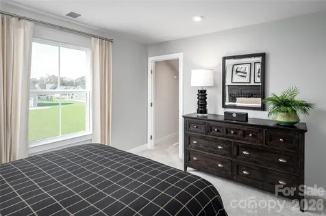 916 Heathway Drive Charlotte NC 28213