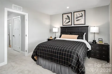 916 Heathway Drive Charlotte NC 28213