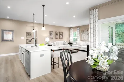 916 Heathway Drive Charlotte NC 28213