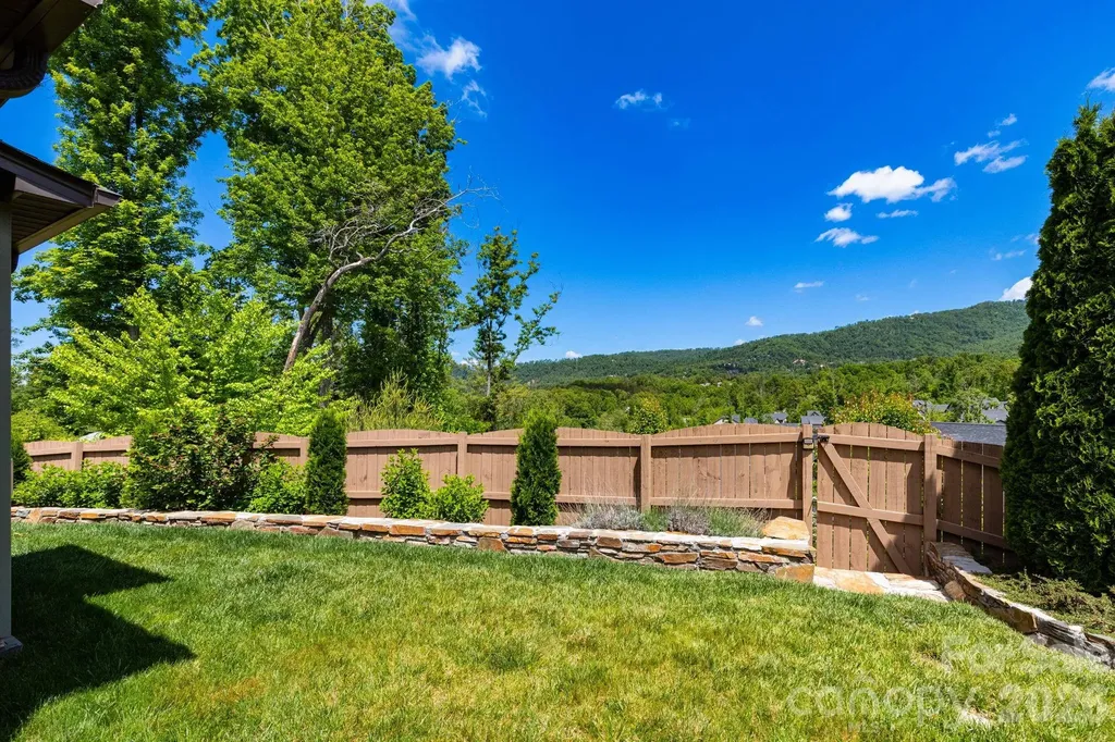 407 Bell Lily Drive Weaverville NC 28787