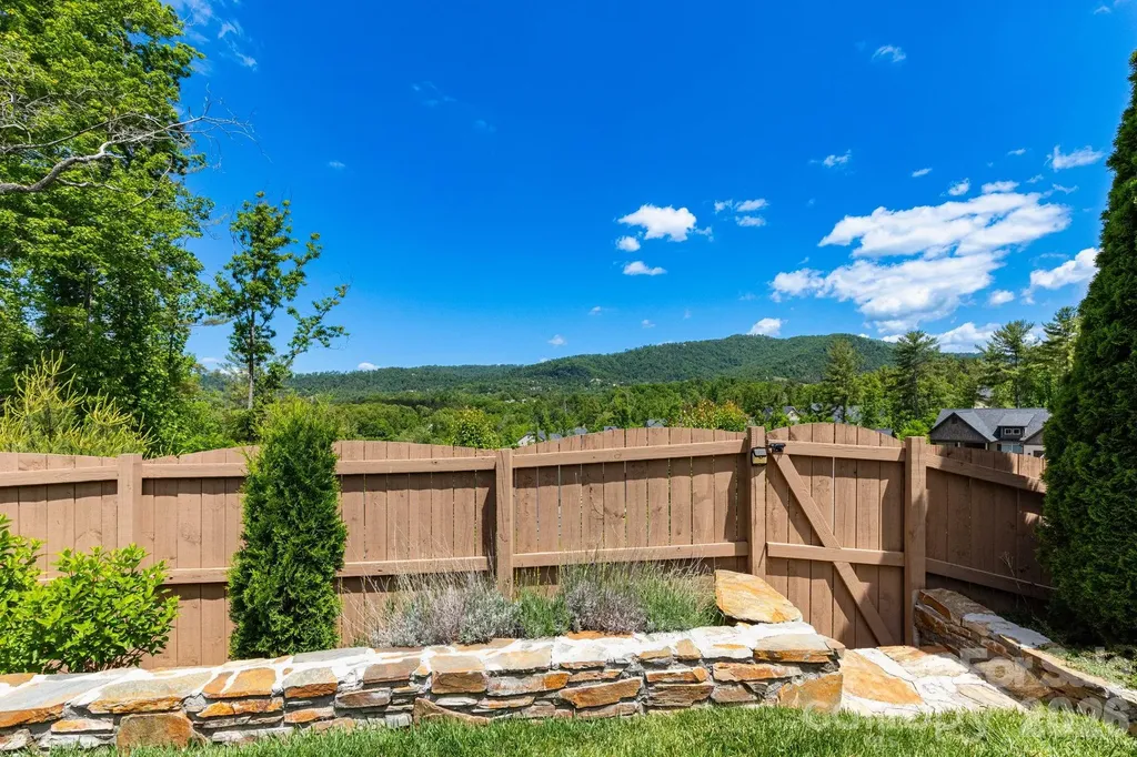 407 Bell Lily Drive Weaverville NC 28787