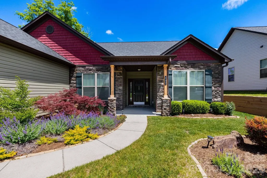 407 Bell Lily Drive Weaverville NC 28787