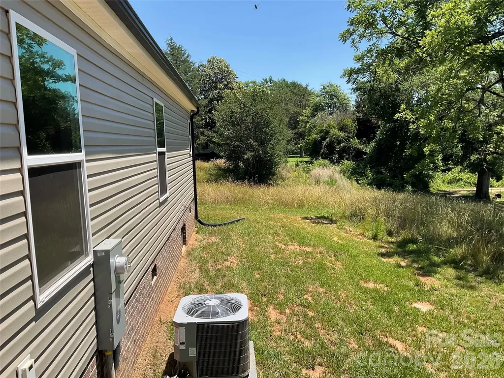 2226 Harris Henrietta Road Mooresboro NC 28114