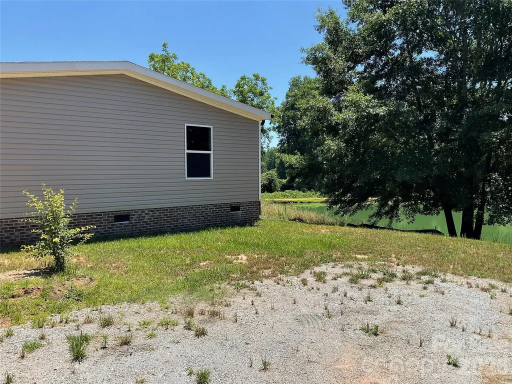 2226 Harris Henrietta Road Mooresboro NC 28114