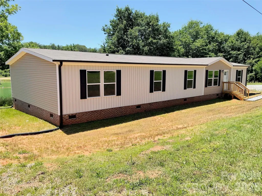 2226 Harris Henrietta Road Mooresboro NC 28114