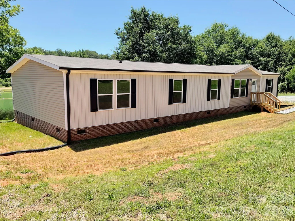 2226 Harris Henrietta Road Mooresboro NC 28114