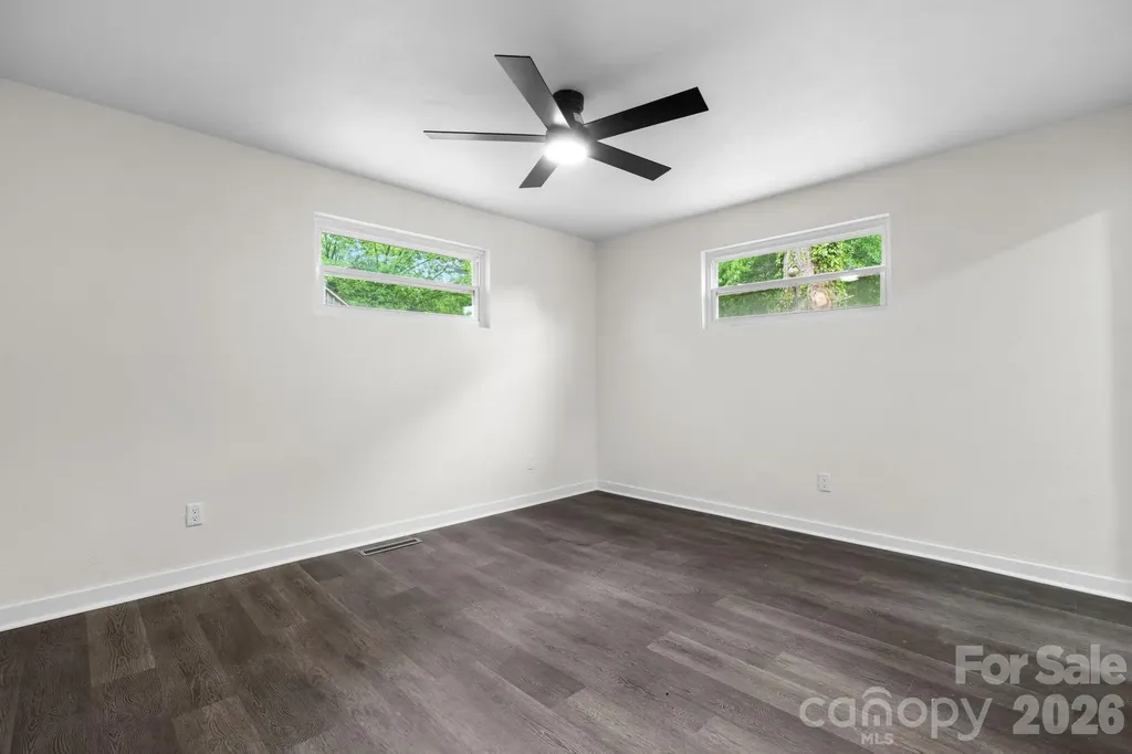 411 20th Avenue NE Hickory NC 28601
