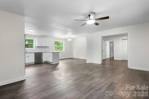 411 20th Avenue NE Hickory NC 28601