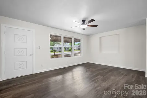 411 20th Avenue NE Hickory NC 28601