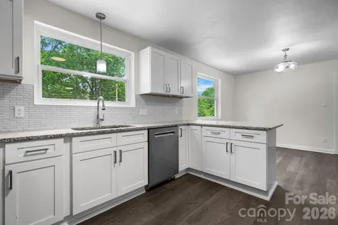 411 20th Avenue NE Hickory NC 28601