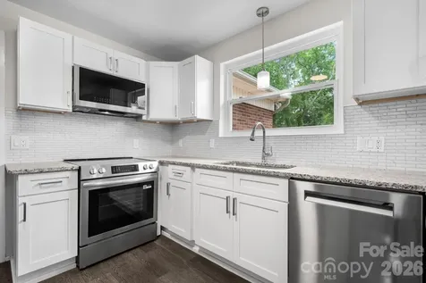 411 20th Avenue NE Hickory NC 28601