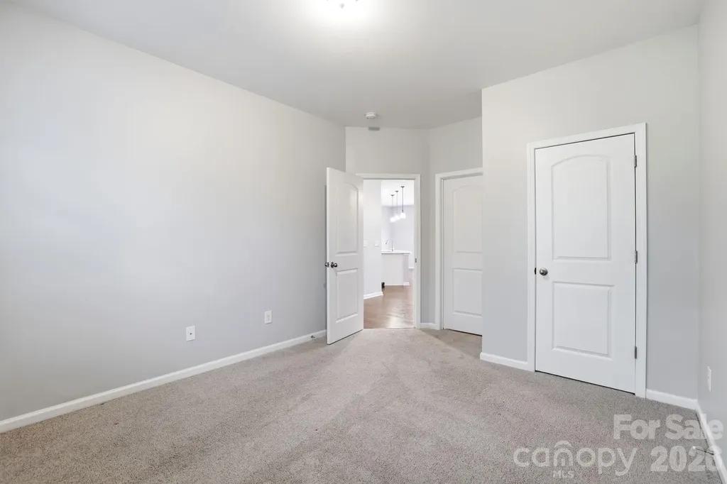 8123 Cornhill Avenue Charlotte NC 28277