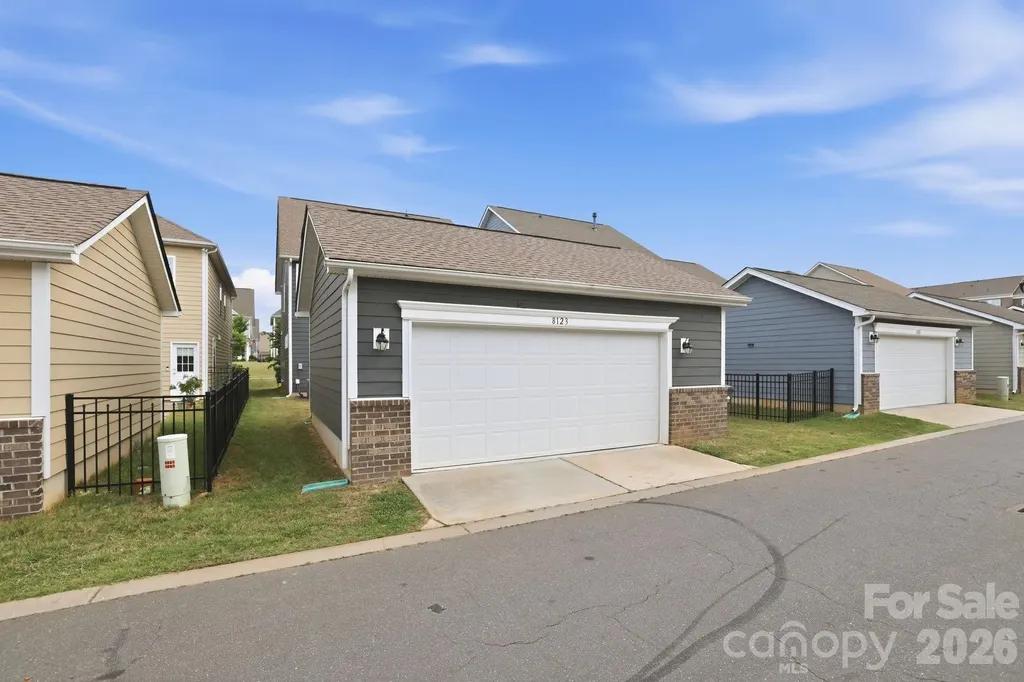 8123 Cornhill Avenue Charlotte NC 28277