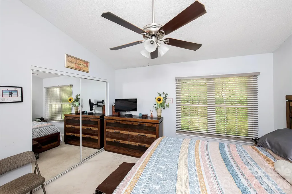 6137 Windsor Gate Lane Charlotte NC 28215
