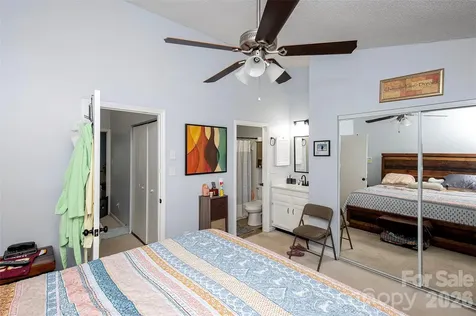 6137 Windsor Gate Lane Charlotte NC 28215