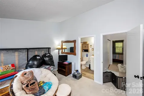 6137 Windsor Gate Lane Charlotte NC 28215