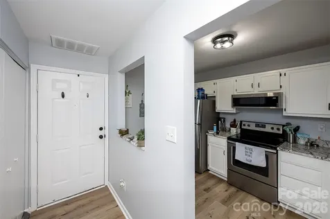 6137 Windsor Gate Lane Charlotte NC 28215