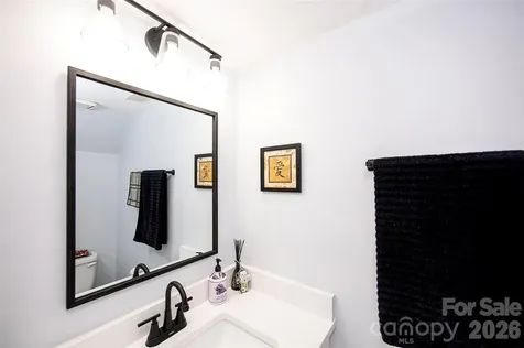 6137 Windsor Gate Lane Charlotte NC 28215