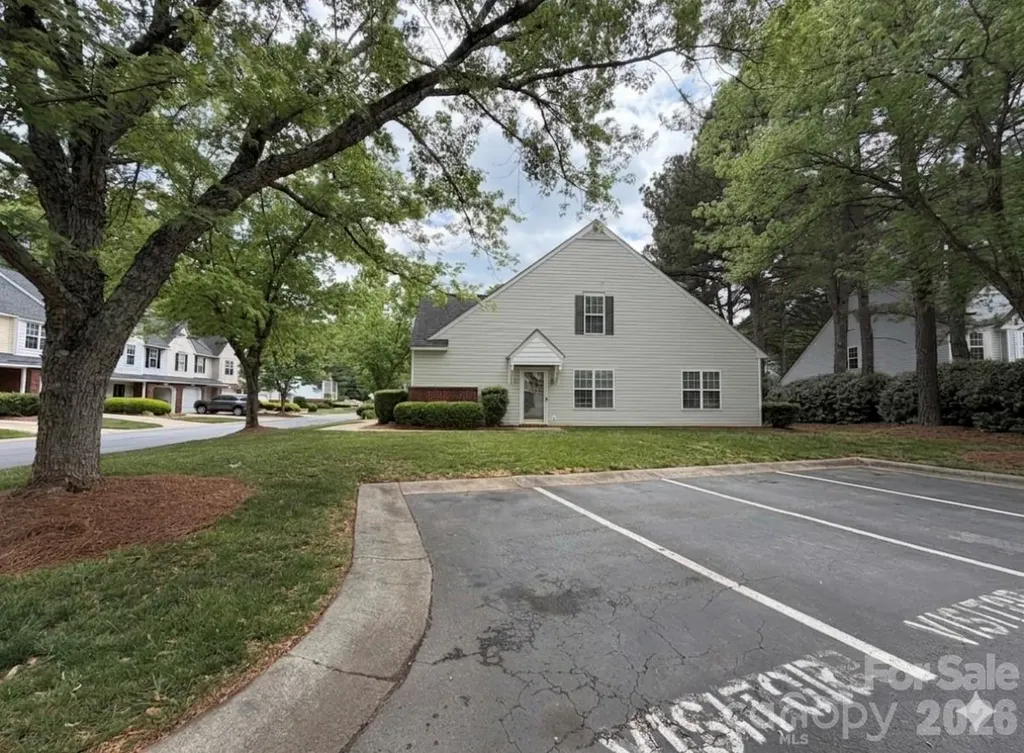 10206 University Park Lane Charlotte NC 28213
