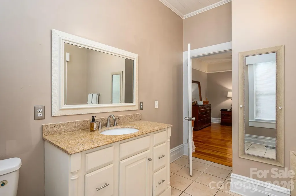 306 W Old Post Road Cherryville NC 28021
