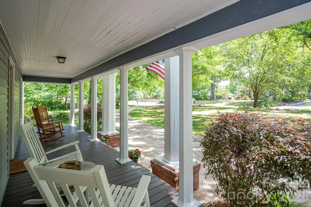 306 W Old Post Road Cherryville NC 28021