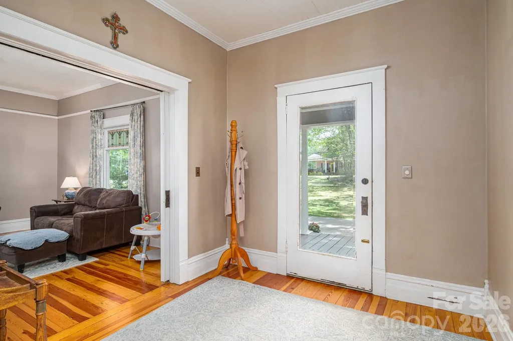 306 W Old Post Road Cherryville NC 28021