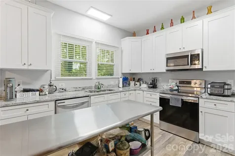 1818 Cannon Avenue Charlotte NC 28269