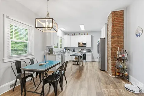 1818 Cannon Avenue Charlotte NC 28269